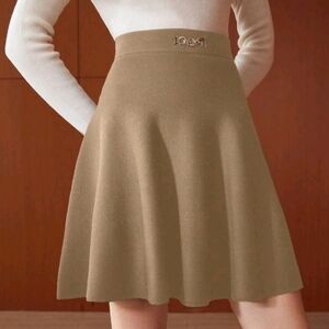 METAL CHAIN DETAIL FLARED SWEATER SKIRT